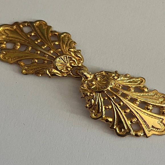 gold filligree domed cloak clasp - Picture 1 of 4